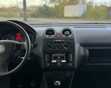 Серый Фольксваген Кадди, объемом двигателя 2 л и пробегом 174 тыс. км за 8300 $, фото 24 на Automoto.ua