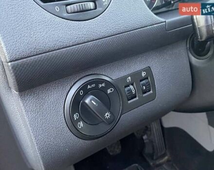 Серый Фольксваген Кадди, объемом двигателя 1.4 л и пробегом 240 тыс. км за 8999 $, фото 2 на Automoto.ua