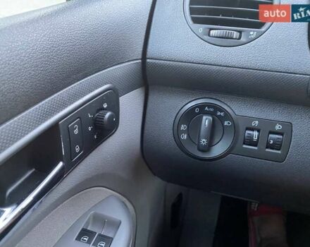 Серый Фольксваген Кадди, объемом двигателя 1.4 л и пробегом 240 тыс. км за 8999 $, фото 4 на Automoto.ua