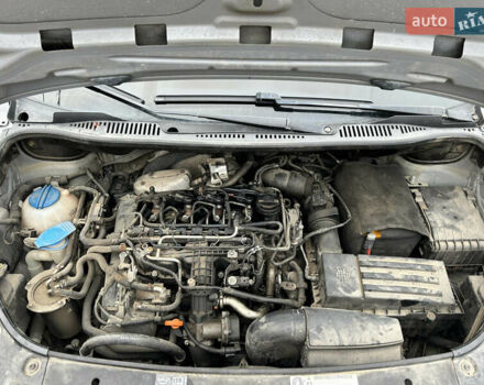 Серый Фольксваген Кадди, объемом двигателя 1.6 л и пробегом 154 тыс. км за 8550 $, фото 2 на Automoto.ua