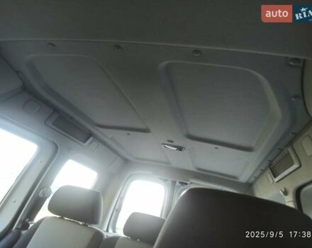 Серый Фольксваген Кадди, объемом двигателя 1.6 л и пробегом 255 тыс. км за 10000 $, фото 15 на Automoto.ua