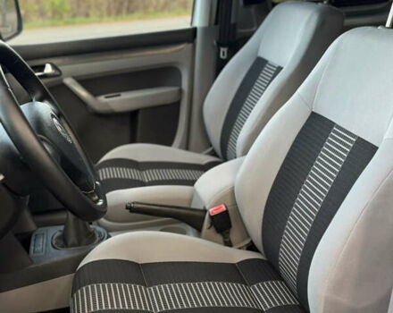 Серый Фольксваген Кадди, объемом двигателя 2 л и пробегом 174 тыс. км за 8300 $, фото 27 на Automoto.ua