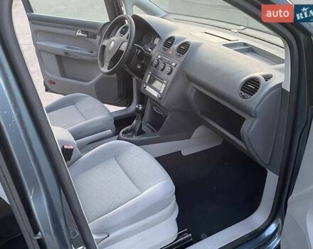 Серый Фольксваген Кадди, объемом двигателя 1.4 л и пробегом 240 тыс. км за 8999 $, фото 14 на Automoto.ua