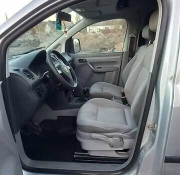 Серый Фольксваген Кадди, объемом двигателя 1.9 л и пробегом 280 тыс. км за 8000 $, фото 3 на Automoto.ua