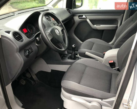 Сірий Фольксваген Кадді, об'ємом двигуна 1.6 л та пробігом 257 тис. км за 8700 $, фото 23 на Automoto.ua