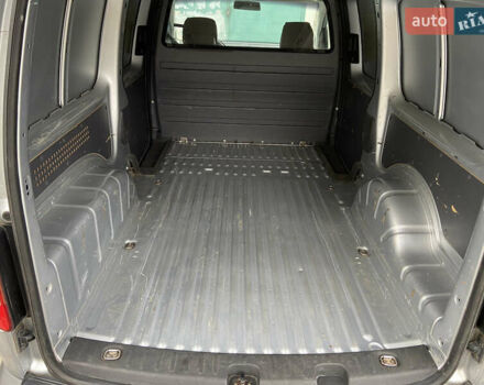 Серый Фольксваген Кадди, объемом двигателя 1.6 л и пробегом 266 тыс. км за 7300 $, фото 7 на Automoto.ua