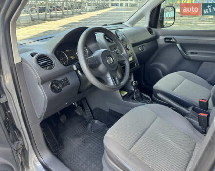 Серый Фольксваген Кадди, объемом двигателя 2 л и пробегом 385 тыс. км за 11200 $, фото 11 на Automoto.ua