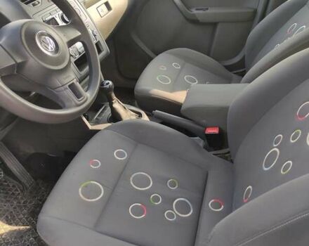 Сірий Фольксваген Кадді, об'ємом двигуна 1.6 л та пробігом 385 тис. км за 8500 $, фото 3 на Automoto.ua