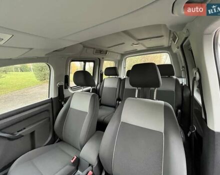 Серый Фольксваген Кадди, объемом двигателя 1.6 л и пробегом 312 тыс. км за 9000 $, фото 5 на Automoto.ua