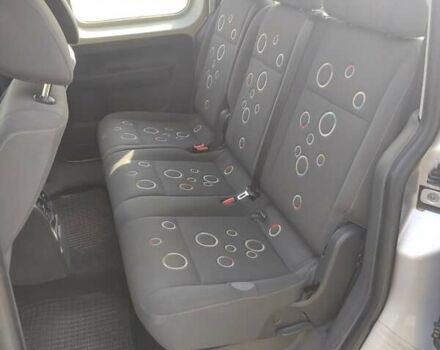 Сірий Фольксваген Кадді, об'ємом двигуна 1.6 л та пробігом 385 тис. км за 8500 $, фото 4 на Automoto.ua