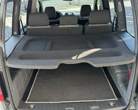 Серый Фольксваген Кадди, объемом двигателя 2 л и пробегом 385 тыс. км за 11200 $, фото 16 на Automoto.ua