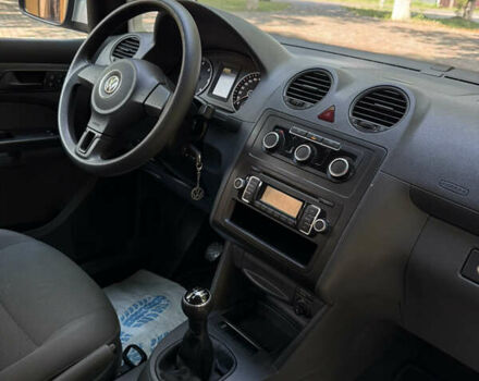 Серый Фольксваген Кадди, объемом двигателя 1.6 л и пробегом 218 тыс. км за 9950 $, фото 34 на Automoto.ua