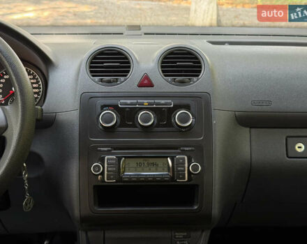 Серый Фольксваген Кадди, объемом двигателя 1.6 л и пробегом 218 тыс. км за 9950 $, фото 31 на Automoto.ua