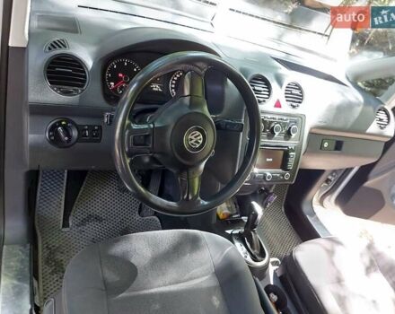 Сірий Фольксваген Кадді, об'ємом двигуна 1.6 л та пробігом 260 тис. км за 10300 $, фото 15 на Automoto.ua