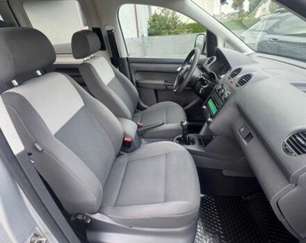 Сірий Фольксваген Кадді, об'ємом двигуна 1.6 л та пробігом 238 тис. км за 5400 $, фото 16 на Automoto.ua