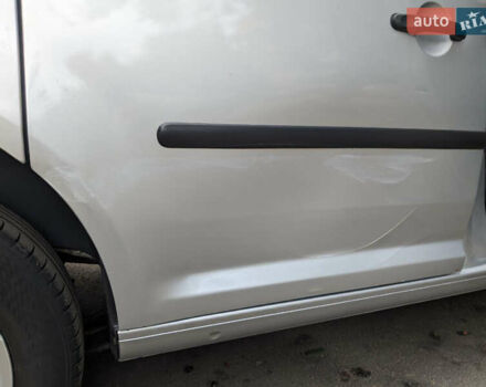 Серый Фольксваген Кадди, объемом двигателя 1.2 л и пробегом 217 тыс. км за 6000 $, фото 14 на Automoto.ua