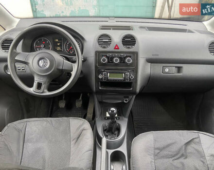 Серый Фольксваген Кадди, объемом двигателя 1.6 л и пробегом 266 тыс. км за 7300 $, фото 9 на Automoto.ua