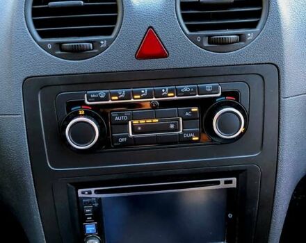 Сірий Фольксваген Кадді, об'ємом двигуна 1.6 л та пробігом 238 тис. км за 10600 $, фото 8 на Automoto.ua