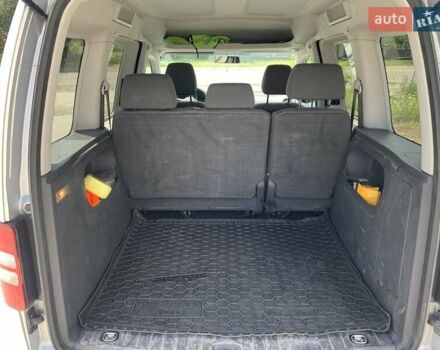 Серый Фольксваген Кадди, объемом двигателя 1.6 л и пробегом 265 тыс. км за 9900 $, фото 4 на Automoto.ua