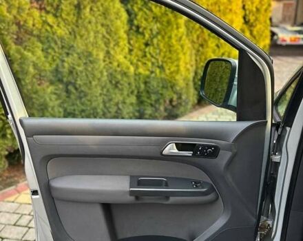 Серый Фольксваген Кадди, объемом двигателя 1.6 л и пробегом 268 тыс. км за 12400 $, фото 28 на Automoto.ua