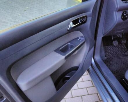 Серый Фольксваген Кадди, объемом двигателя 1.6 л и пробегом 261 тыс. км за 11400 $, фото 10 на Automoto.ua