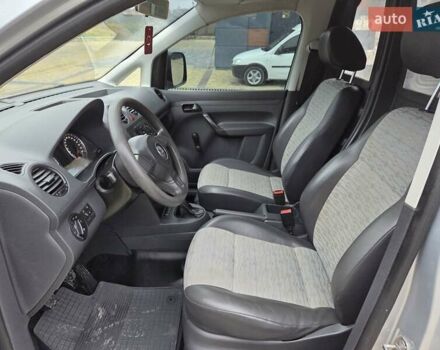 Сірий Фольксваген Кадді, об'ємом двигуна 1.6 л та пробігом 246 тис. км за 7200 $, фото 16 на Automoto.ua