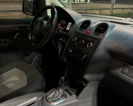 Сірий Фольксваген Кадді, об'ємом двигуна 1.6 л та пробігом 165 тис. км за 8799 $, фото 7 на Automoto.ua