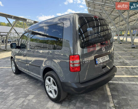 Серый Фольксваген Кадди, объемом двигателя 2 л и пробегом 385 тыс. км за 11200 $, фото 5 на Automoto.ua