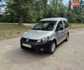 Серый Фольксваген Кадди, объемом двигателя 1.6 л и пробегом 260 тыс. км за 7200 $, фото 1 на Automoto.ua