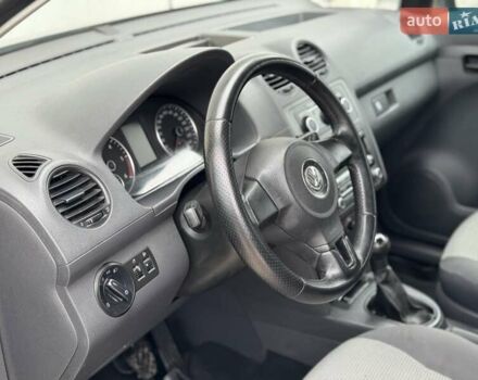 Сірий Фольксваген Кадді, об'ємом двигуна 1.6 л та пробігом 235 тис. км за 8900 $, фото 27 на Automoto.ua