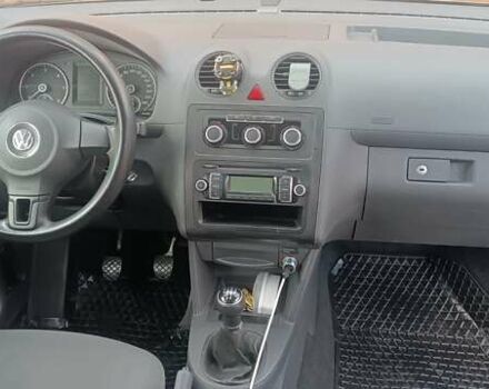 Сірий Фольксваген Кадді, об'ємом двигуна 1.6 л та пробігом 187 тис. км за 10100 $, фото 3 на Automoto.ua