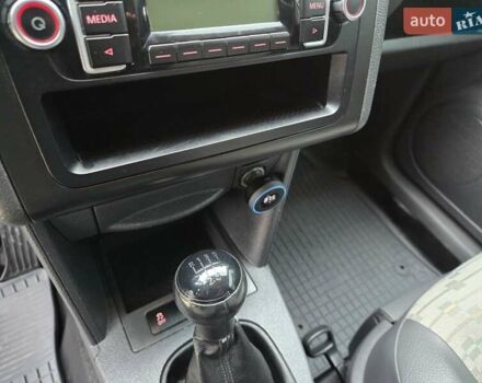 Сірий Фольксваген Кадді, об'ємом двигуна 1.6 л та пробігом 246 тис. км за 7200 $, фото 21 на Automoto.ua