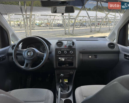 Серый Фольксваген Кадди, объемом двигателя 2 л и пробегом 385 тыс. км за 11200 $, фото 12 на Automoto.ua