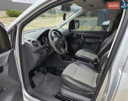 Сірий Фольксваген Кадді, об'ємом двигуна 1.6 л та пробігом 246 тис. км за 7200 $, фото 19 на Automoto.ua