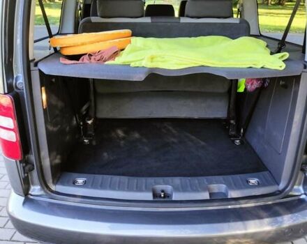 Серый Фольксваген Кадди, объемом двигателя 1.6 л и пробегом 261 тыс. км за 11400 $, фото 3 на Automoto.ua