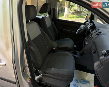 Серый Фольксваген Кадди, объемом двигателя 1.6 л и пробегом 218 тыс. км за 9950 $, фото 37 на Automoto.ua