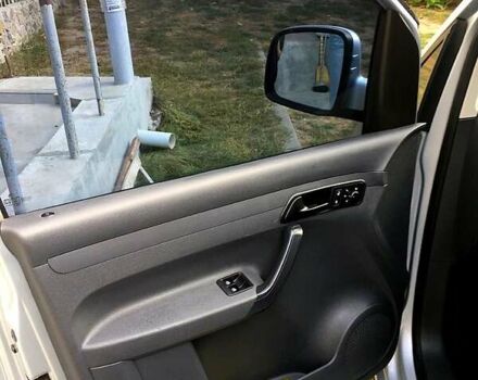 Серый Фольксваген Кадди, объемом двигателя 1.2 л и пробегом 310 тыс. км за 6000 $, фото 5 на Automoto.ua