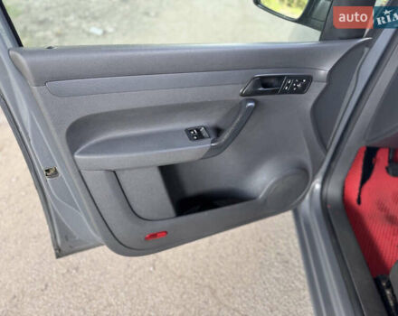 Фольксваген Кадди 2012 в Тернополе на Automoto.ua Серый Фольксваген Кадди, объемом двигателя 1.6 л и пробегом 250 тыс. км за 9500 $, фото 10 на Automoto.ua