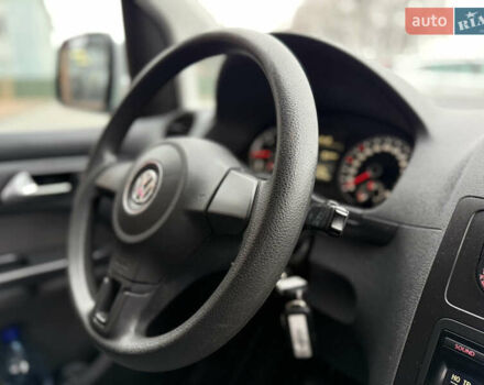 Серый Фольксваген Кадди, объемом двигателя 1.6 л и пробегом 224 тыс. км за 12700 $, фото 41 на Automoto.ua