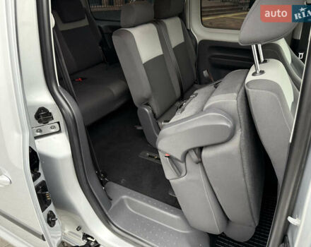 Серый Фольксваген Кадди, объемом двигателя 1.6 л и пробегом 224 тыс. км за 12700 $, фото 51 на Automoto.ua