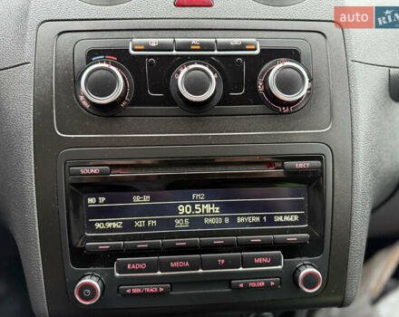 Серый Фольксваген Кадди, объемом двигателя 1.6 л и пробегом 224 тыс. км за 12700 $, фото 85 на Automoto.ua