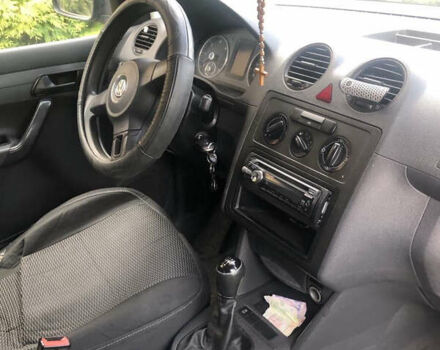 Сірий Фольксваген Кадді, об'ємом двигуна 1.6 л та пробігом 247 тис. км за 7900 $, фото 3 на Automoto.ua