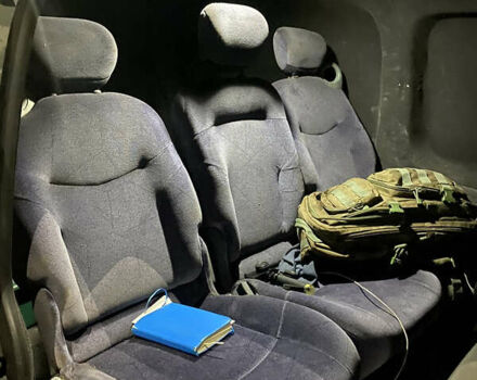 Сірий Фольксваген Кадді, об'ємом двигуна 2 л та пробігом 280 тис. км за 8774 $, фото 6 на Automoto.ua