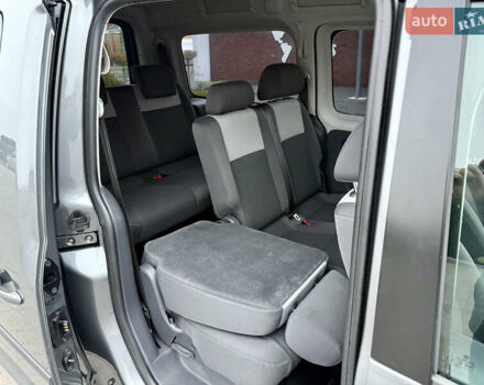 Серый Фольксваген Кадди, объемом двигателя 1.6 л и пробегом 267 тыс. км за 11700 $, фото 32 на Automoto.ua