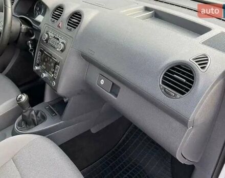 Серый Фольксваген Кадди, объемом двигателя 1.6 л и пробегом 317 тыс. км за 10800 $, фото 22 на Automoto.ua