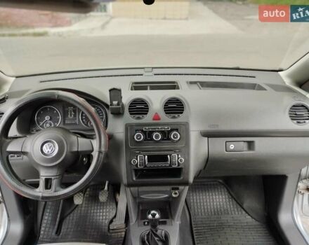 Сірий Фольксваген Кадді, об'ємом двигуна 1.6 л та пробігом 388 тис. км за 10800 $, фото 12 на Automoto.ua