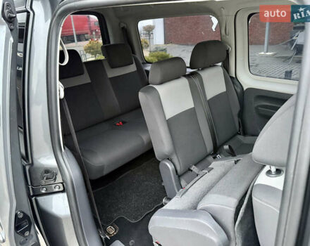 Серый Фольксваген Кадди, объемом двигателя 1.6 л и пробегом 267 тыс. км за 11700 $, фото 33 на Automoto.ua