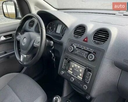 Серый Фольксваген Кадди, объемом двигателя 1.6 л и пробегом 317 тыс. км за 10800 $, фото 23 на Automoto.ua