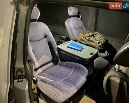 Сірий Фольксваген Кадді, об'ємом двигуна 2 л та пробігом 280 тис. км за 8774 $, фото 4 на Automoto.ua