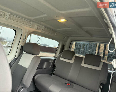 Серый Фольксваген Кадди, объемом двигателя 1.6 л и пробегом 224 тыс. км за 12700 $, фото 63 на Automoto.ua